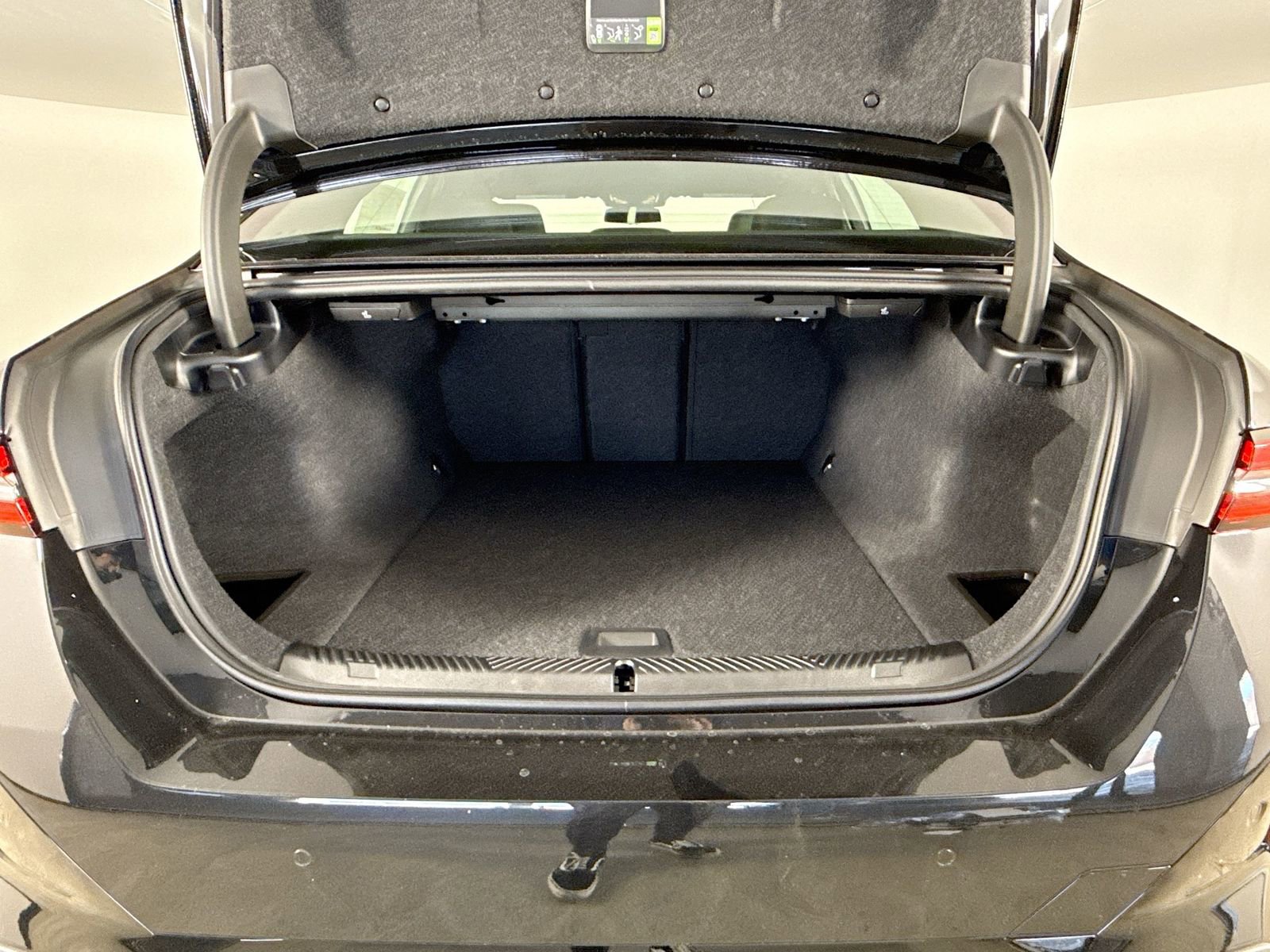 New 2026 BMW i5 eDrive40 w/ M Sport Package image 28