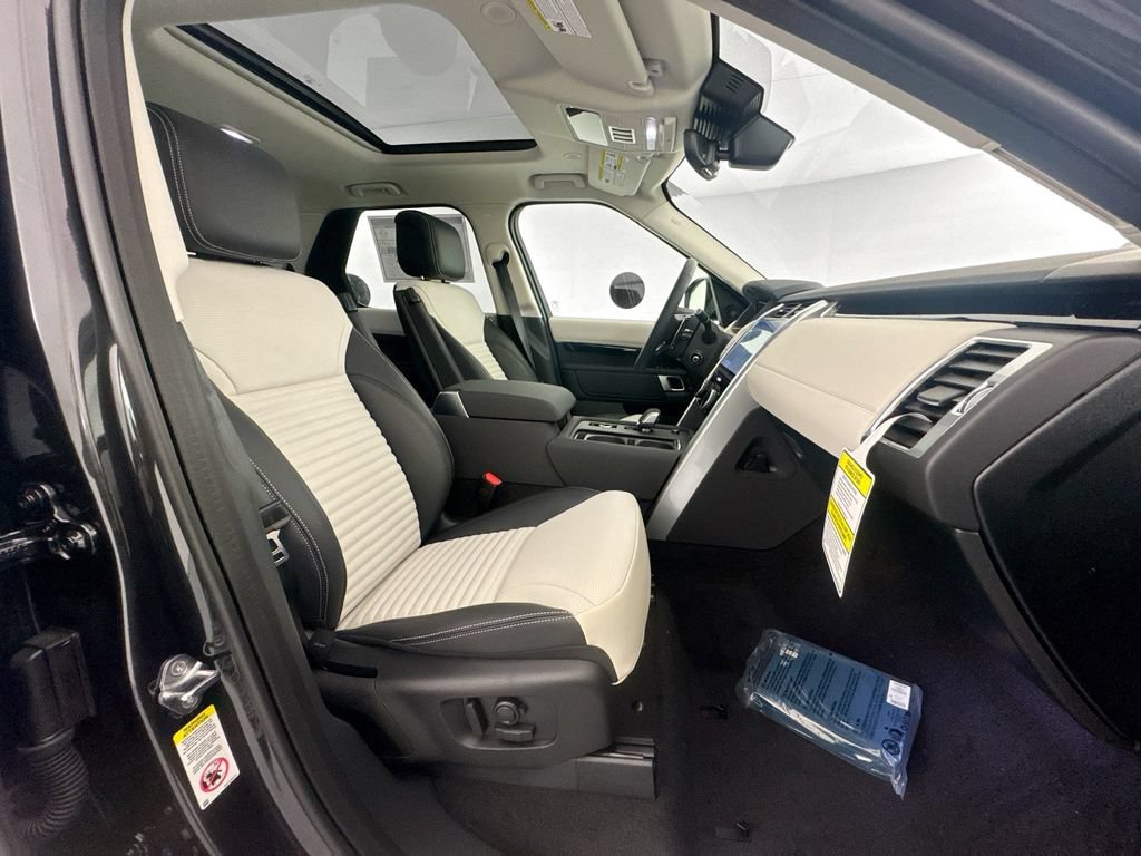 New 2026 Land Rover Discovery S AWD/4WD image 28