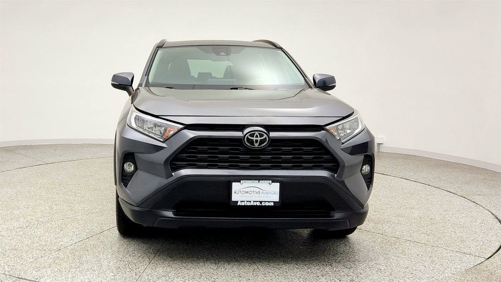 Used 2021 Toyota RAV4 XLE Premium image 2