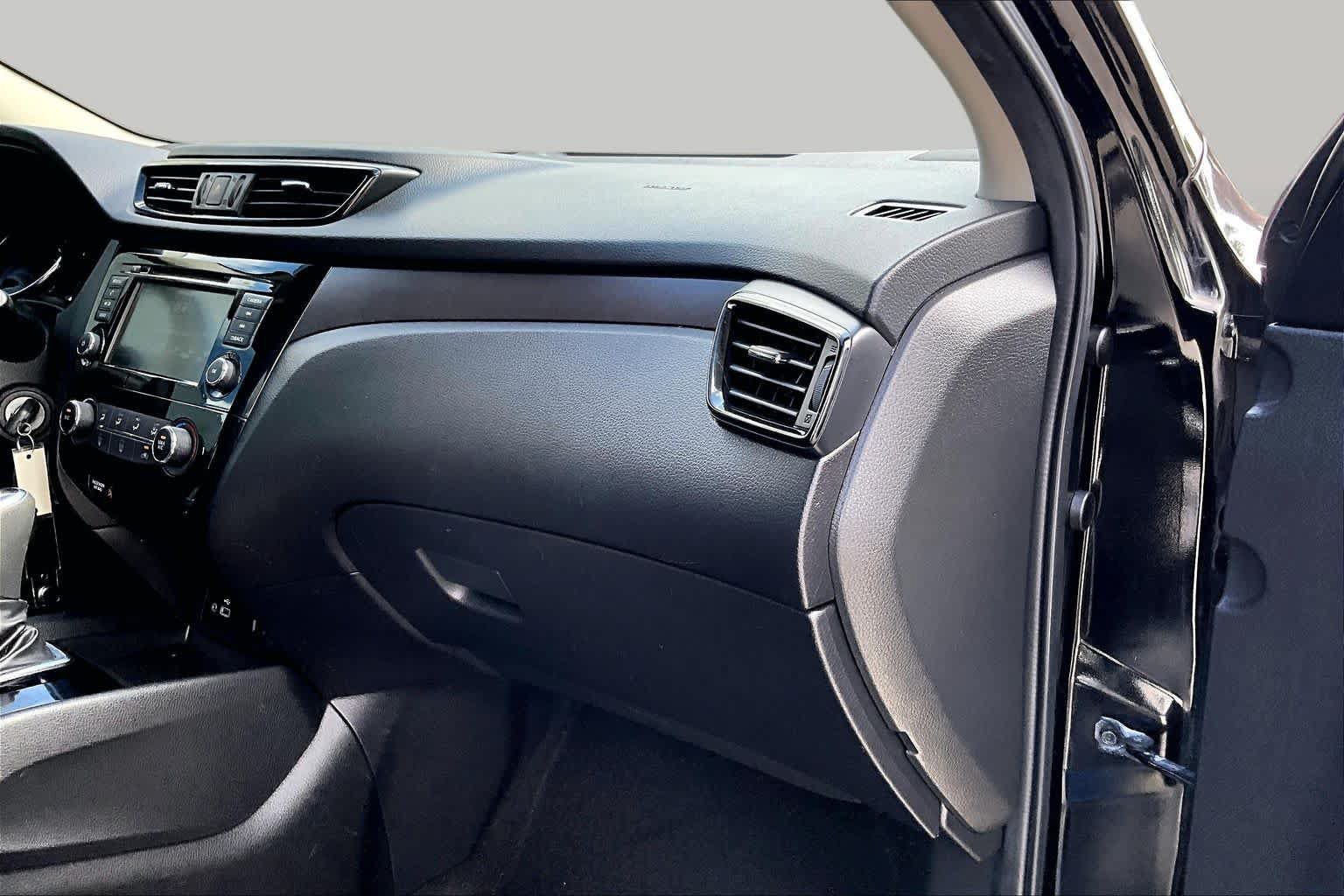 Used 2020 Nissan Rogue Sport S FWD image 16