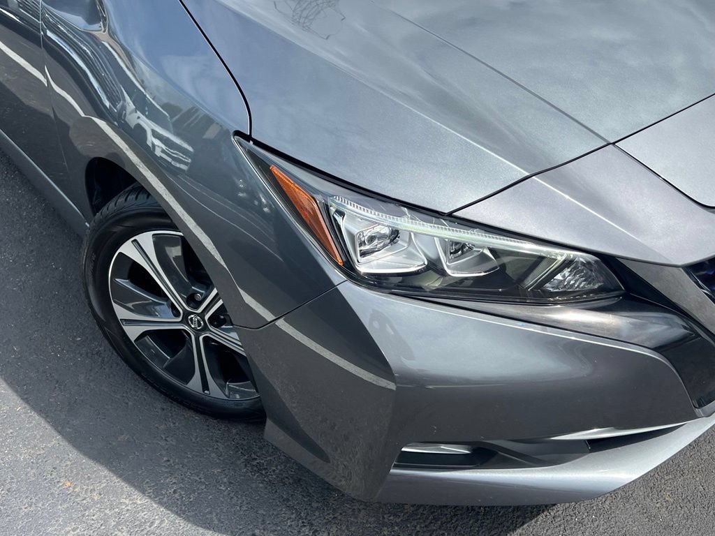 Used 2022 Nissan Leaf SV w/ SV Technology Package FWD image 2