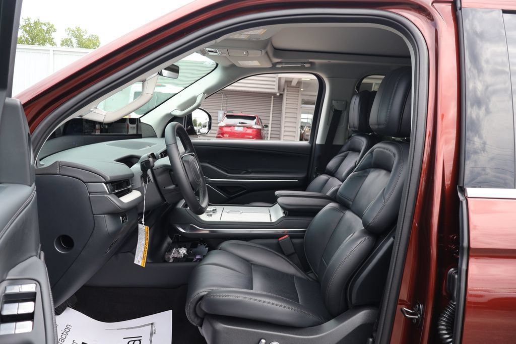 New 2027 Lincoln Navigator L Reserve AWD/4WD image 18