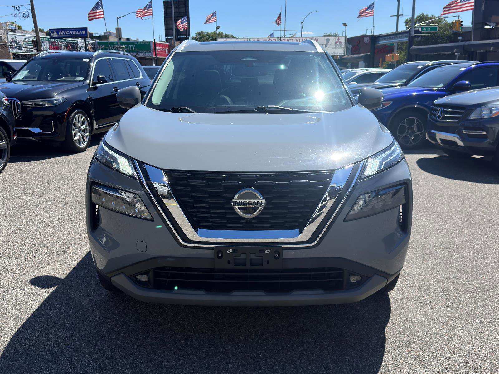 Used 2021 Nissan Rogue SL image 2