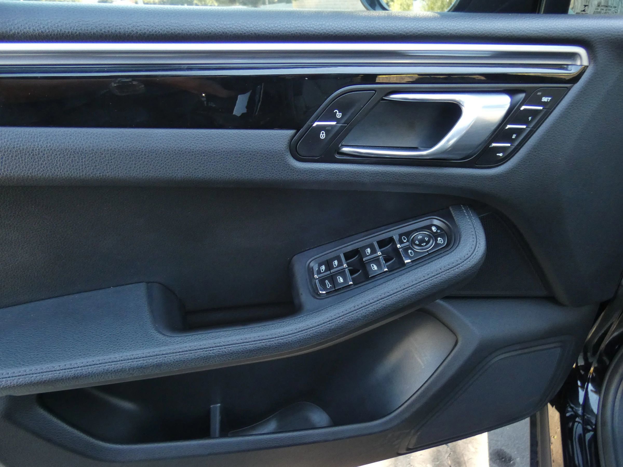 Used 2018 Porsche Macan Sport Edition image 72