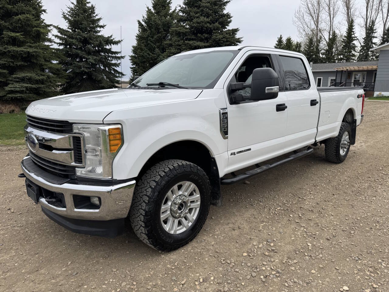 Used 2017 Ford F350 XLT w/ XLT Value Package AWD/4WD image 4