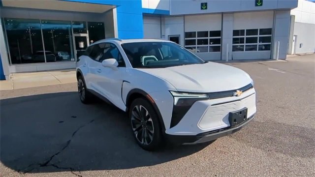 New 2025 Chevrolet Blazer EV LT w/ Super Cruise Package image 2