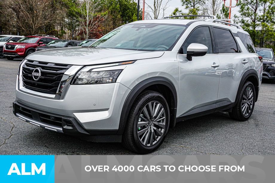 Used 2025 Nissan Pathfinder SL w/ SL Premium Package image 3