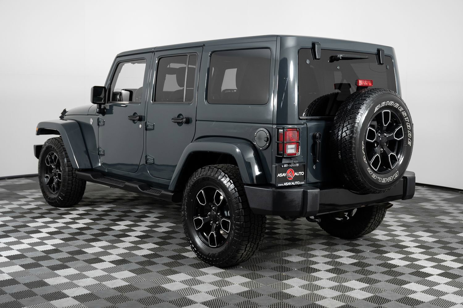 Used 2018 Jeep Wrangler Unlimited Sahara image 4
