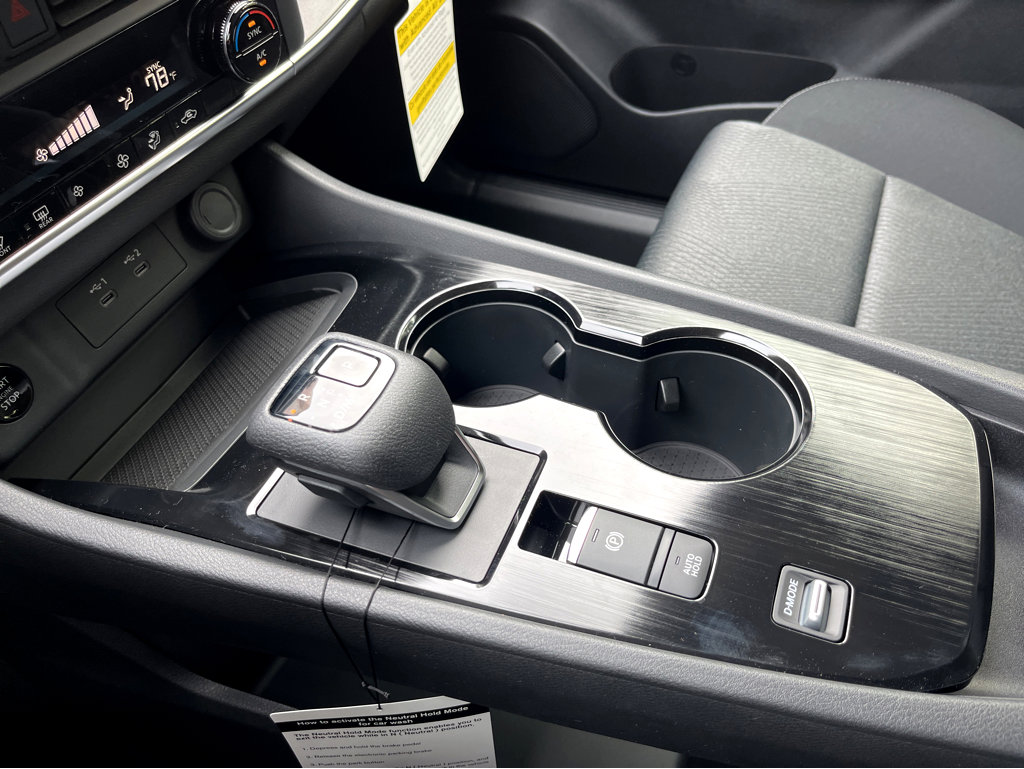 Used 2023 Nissan Rogue SV image 15