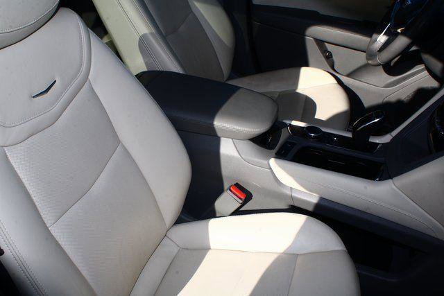 Used 2024 Cadillac XT5 Premium Luxury w/ Technology Package FWD image 7