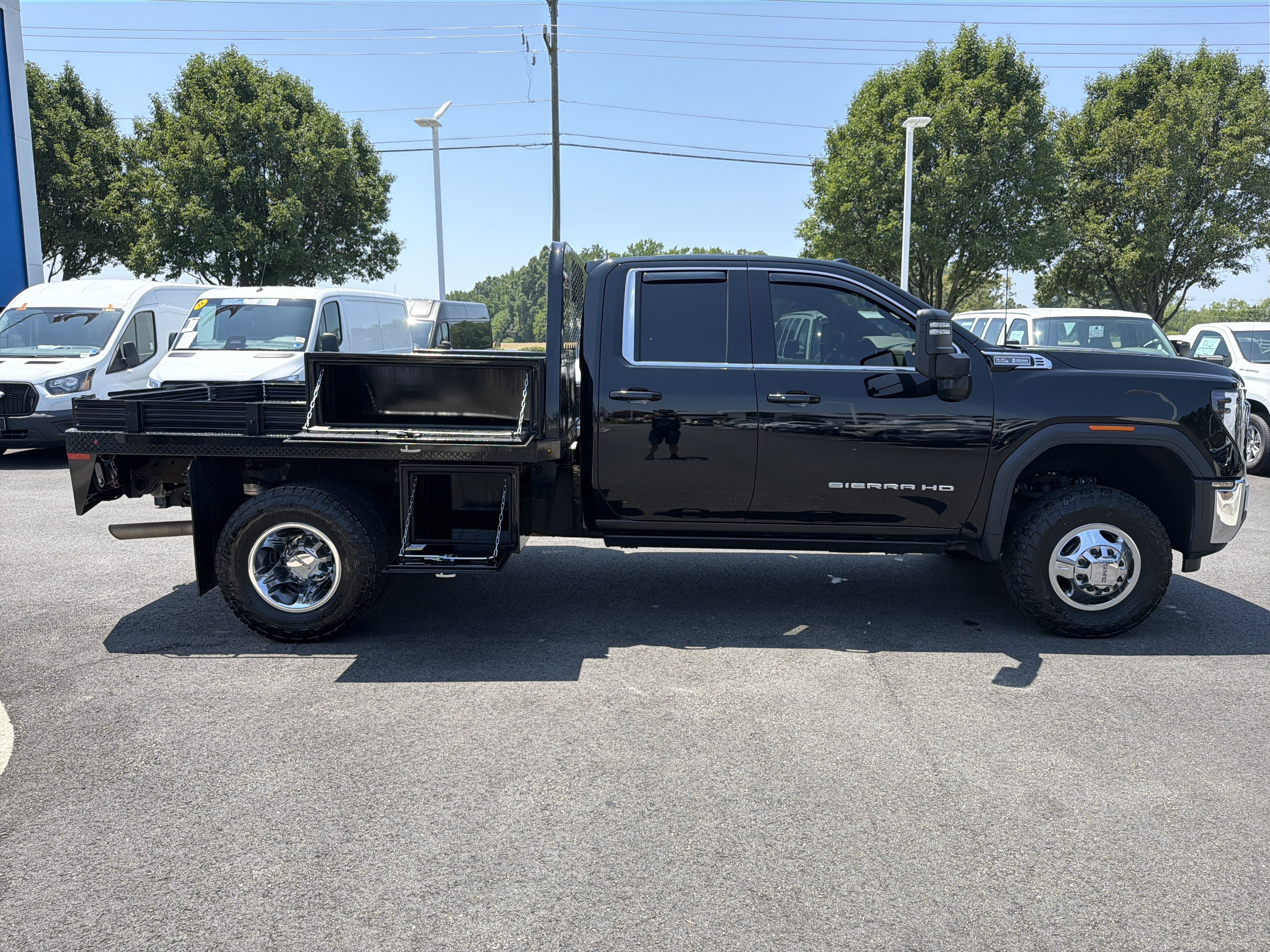 Used 2024 GMC Sierra 3500 SLE AWD/4WD image 11