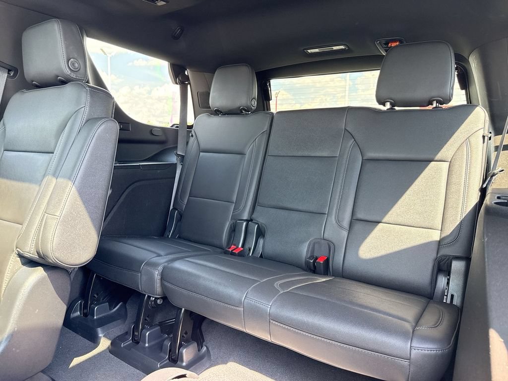 Used 2021 Chevrolet Tahoe Z71 w/ Luxury Package AWD/4WD image 24