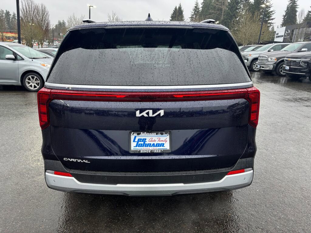 Certified 2025 Kia Carnival EX image 6