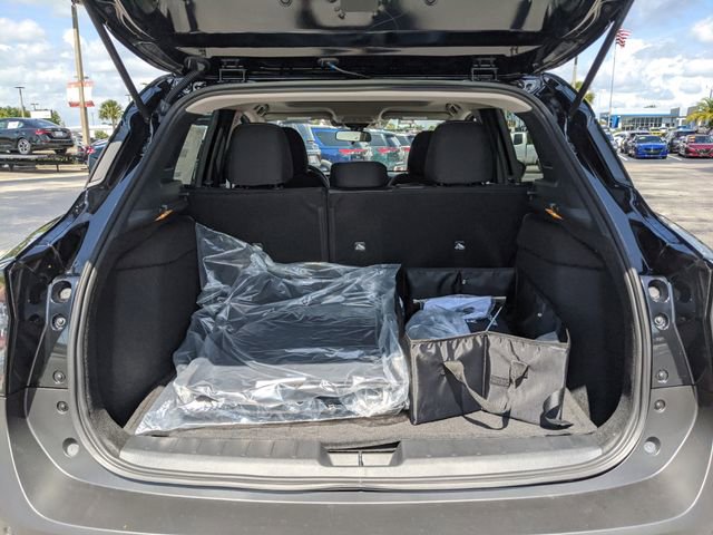 Certified 2025 Nissan Kicks SV w/ SV Premium Package AWD/4WD image 15