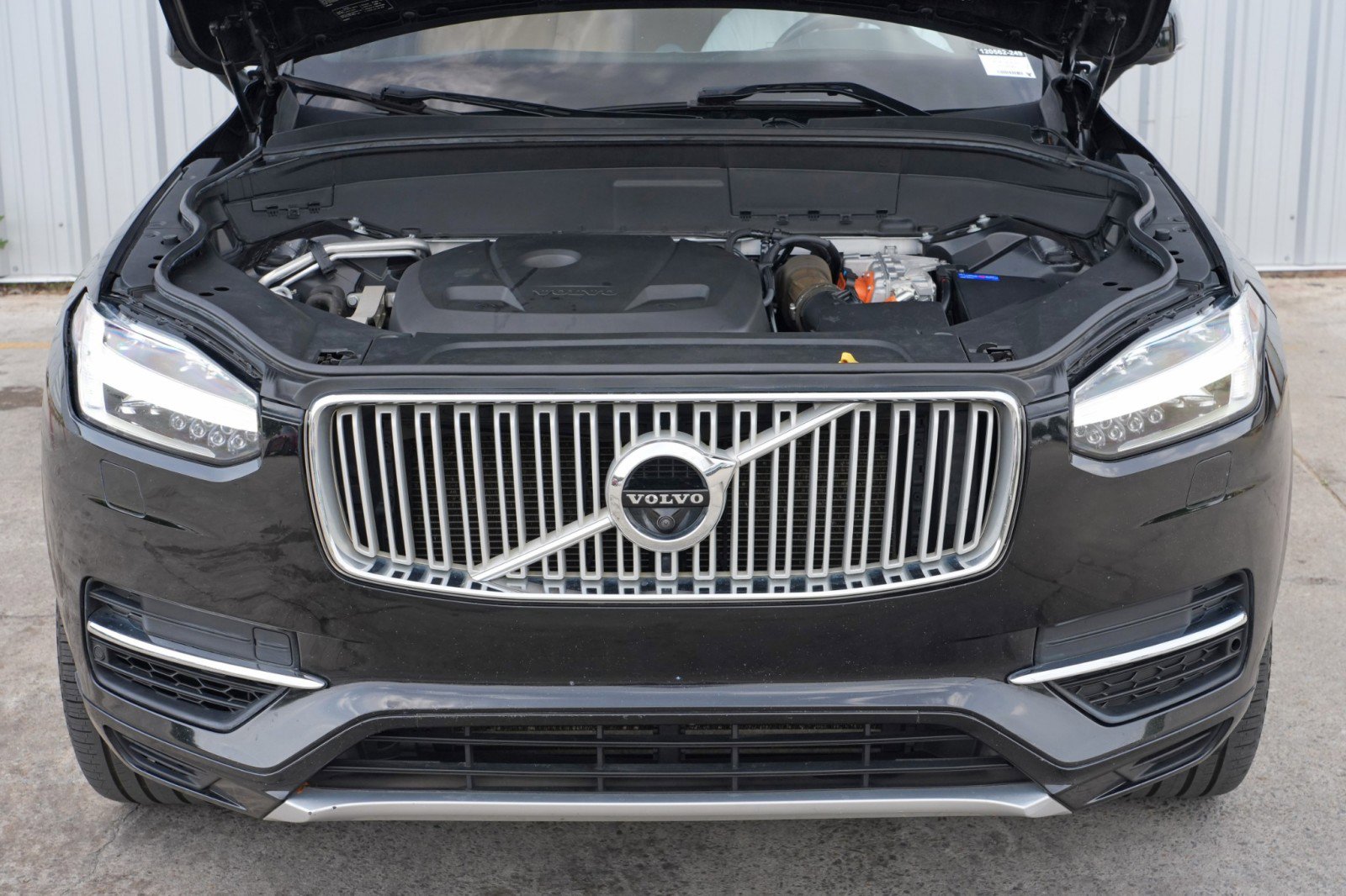 Used 2017 Volvo XC90 T8 Inscription w/ Vision Package image 7