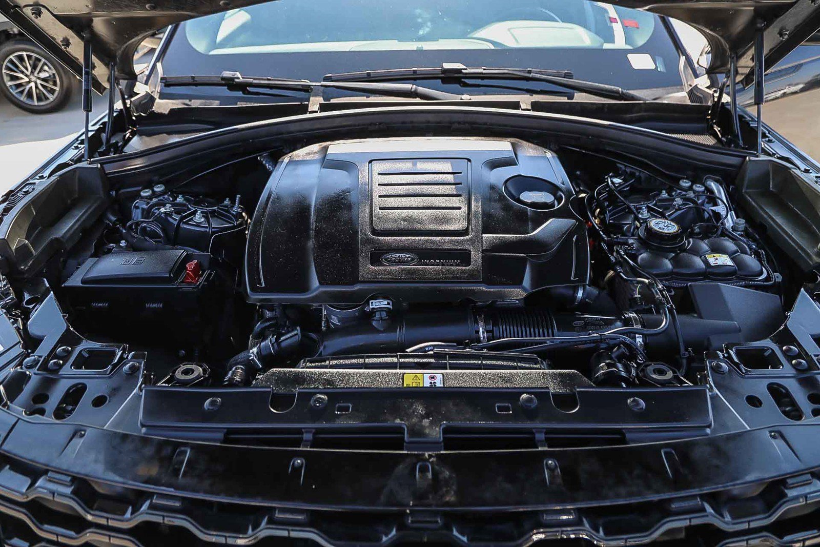 Used 2022 Land Rover Range Rover Velar R-Dynamic S image 26