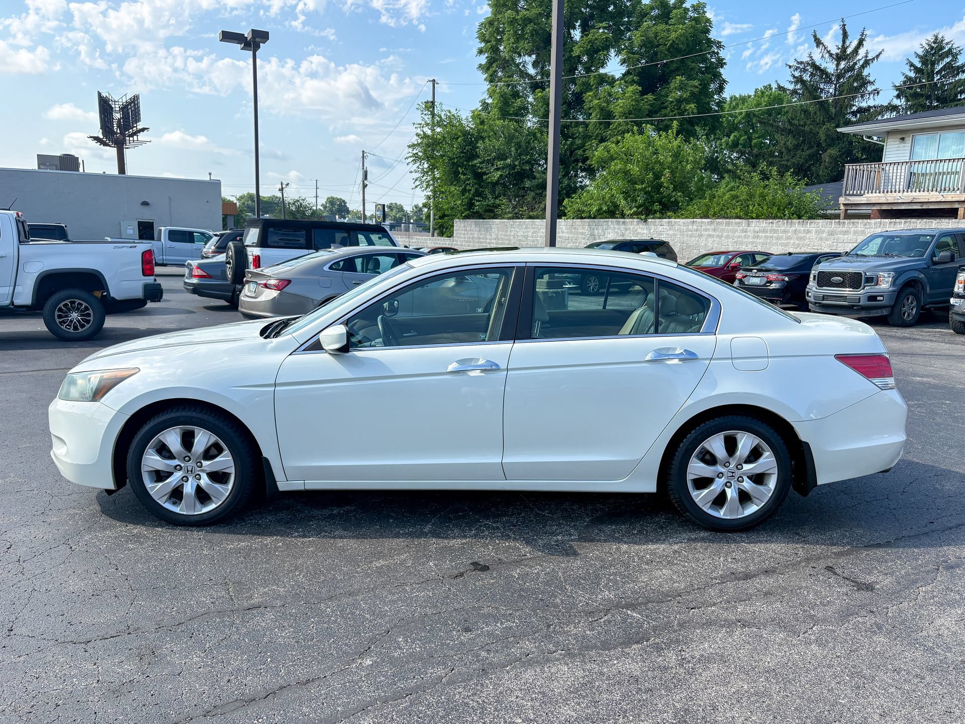 Used 2010 Honda Accord EX-L image 8