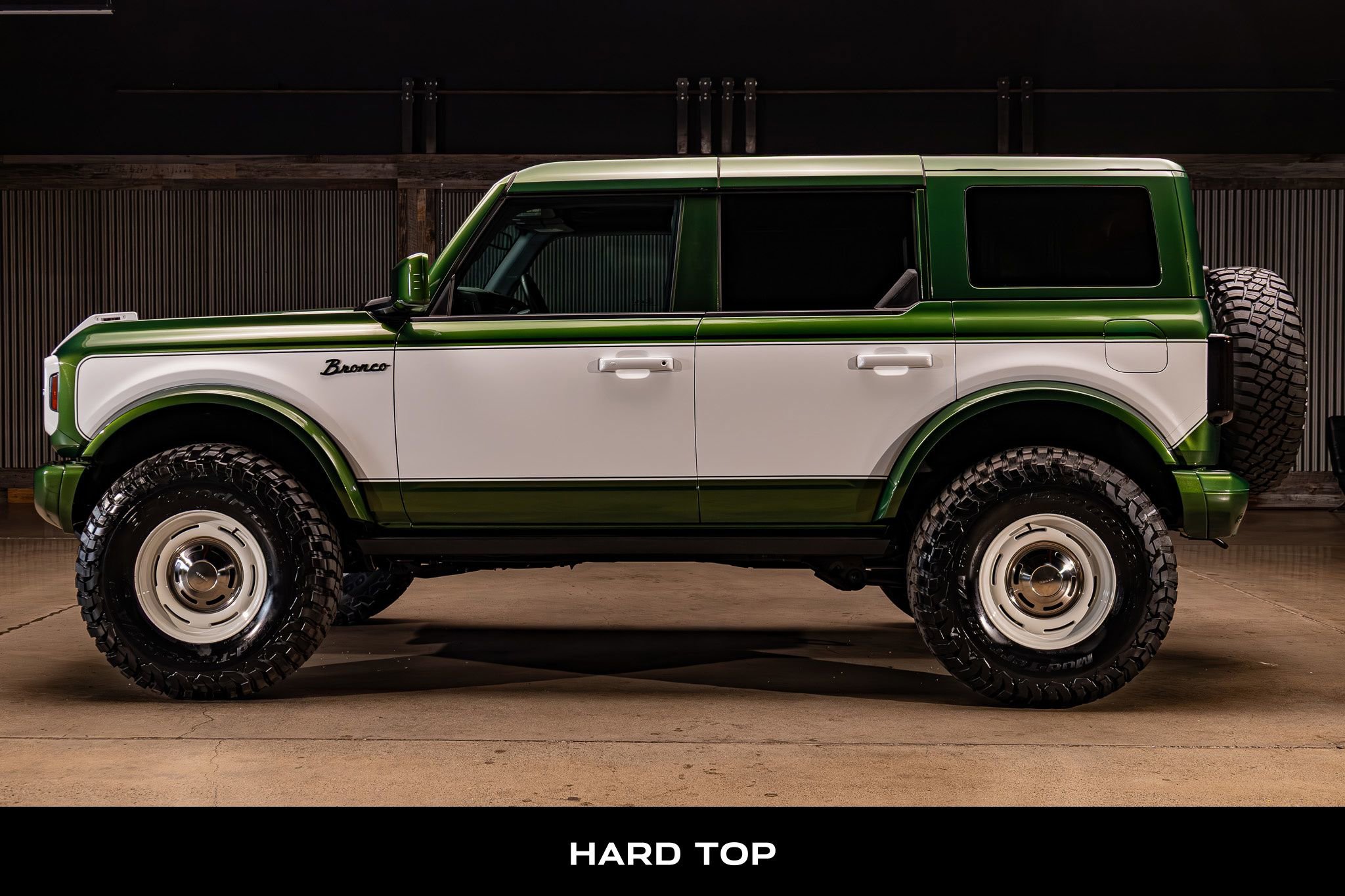 Used 2025 Ford Bronco Badlands image 6