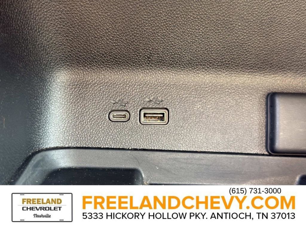 Used 2025 Chevrolet Traverse Z71 w/ Driver Confidence Package image 32