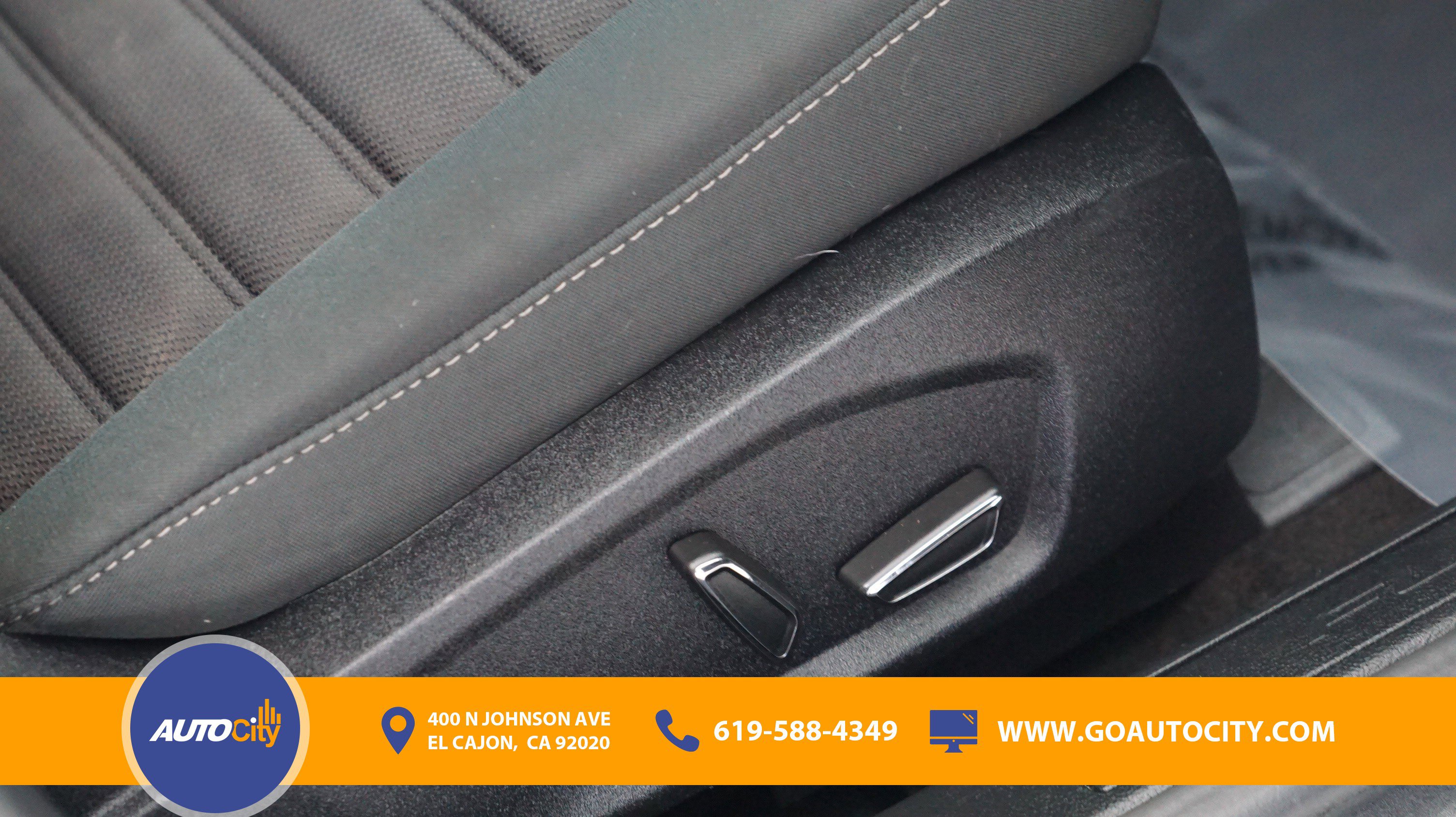 Used 2019 Ford Fusion SE FWD image 15