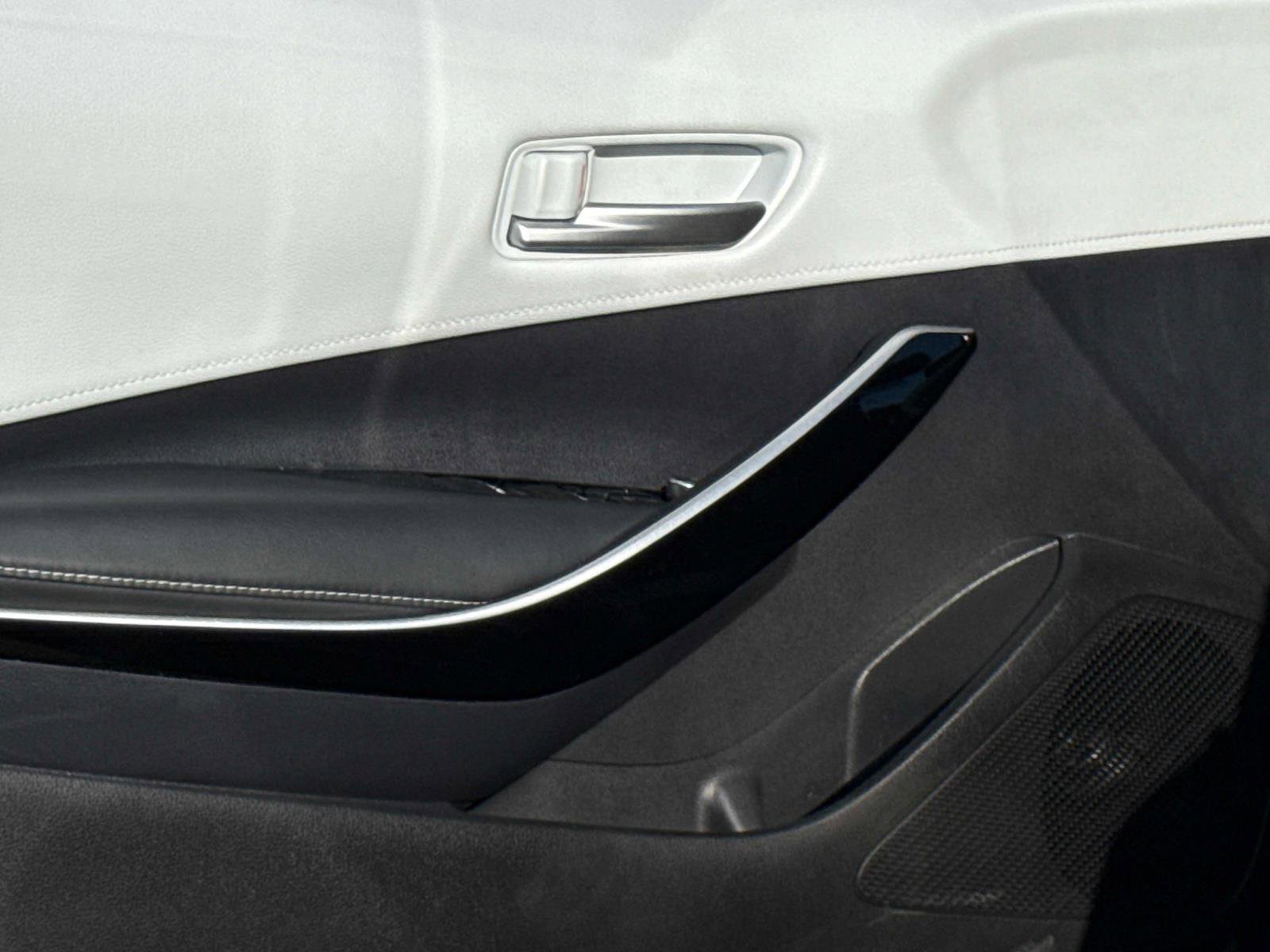 Used 2020 Toyota Corolla XSE image 17