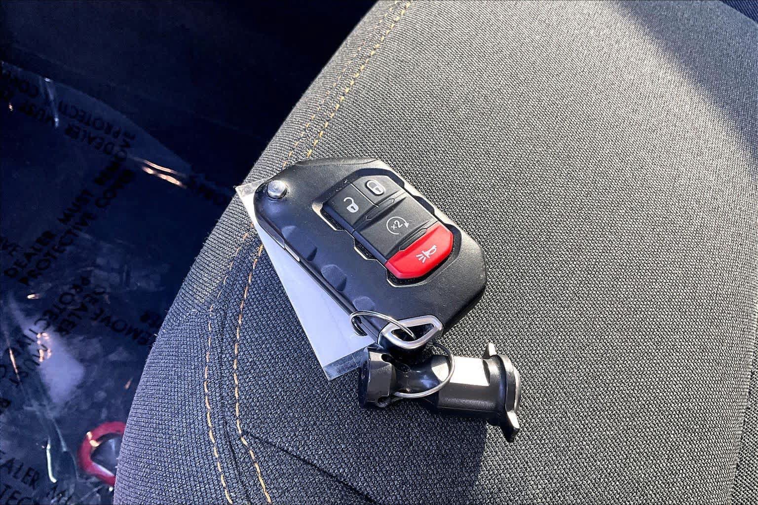 Used 2025 Jeep Wrangler Unlimited Sport AWD/4WD image 14