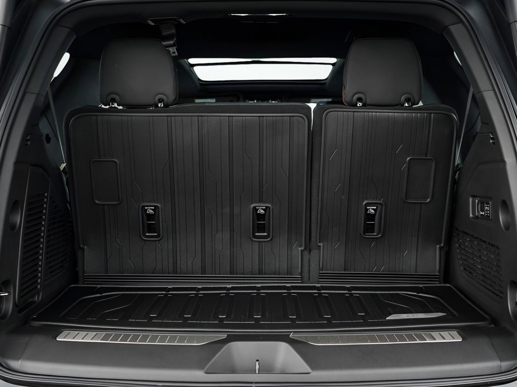 New 2026 GMC Yukon AT4 w/ AT4 Premium Plus Package AWD/4WD image 8