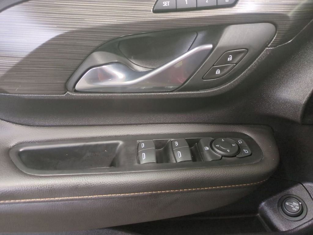 Used 2020 GMC Terrain SLT w/ Preferred Package image 16