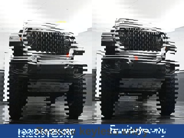 Used 2024 Jeep Gladiator Mojave w/ Technology Group image 28