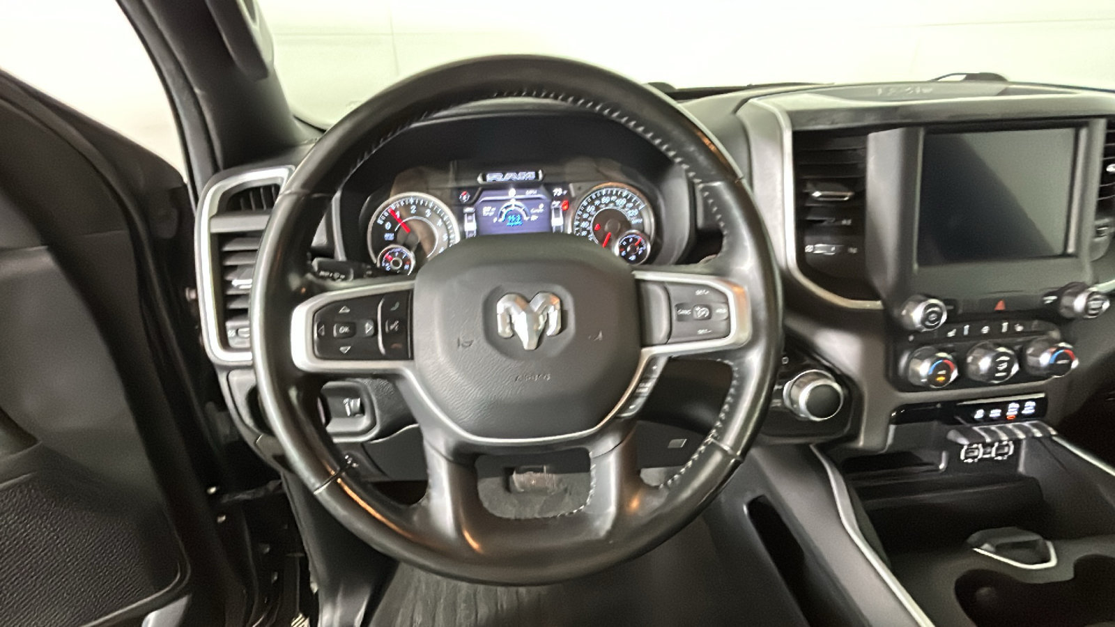 Used 2022 RAM 1500 Big Horn AWD/4WD image 18