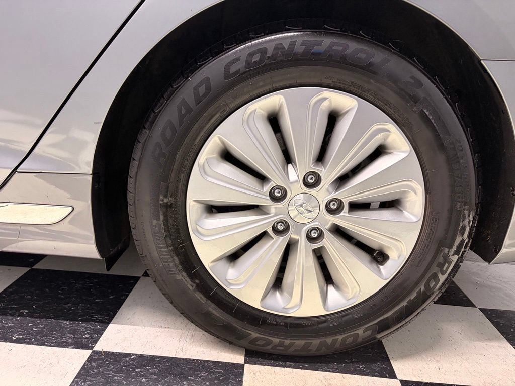 Used 2017 Hyundai Sonata SE FWD image 5