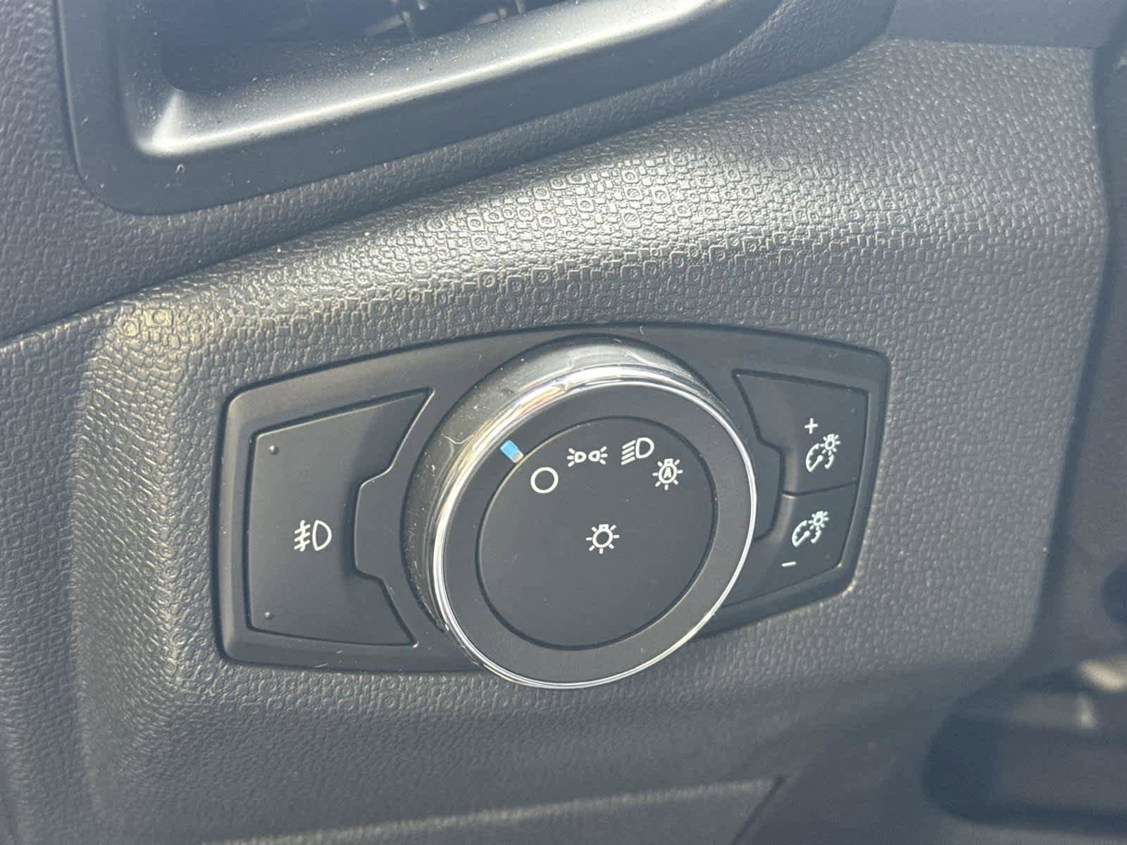 Used 2022 Ford EcoSport SE w/ SE Convenience Package image 24