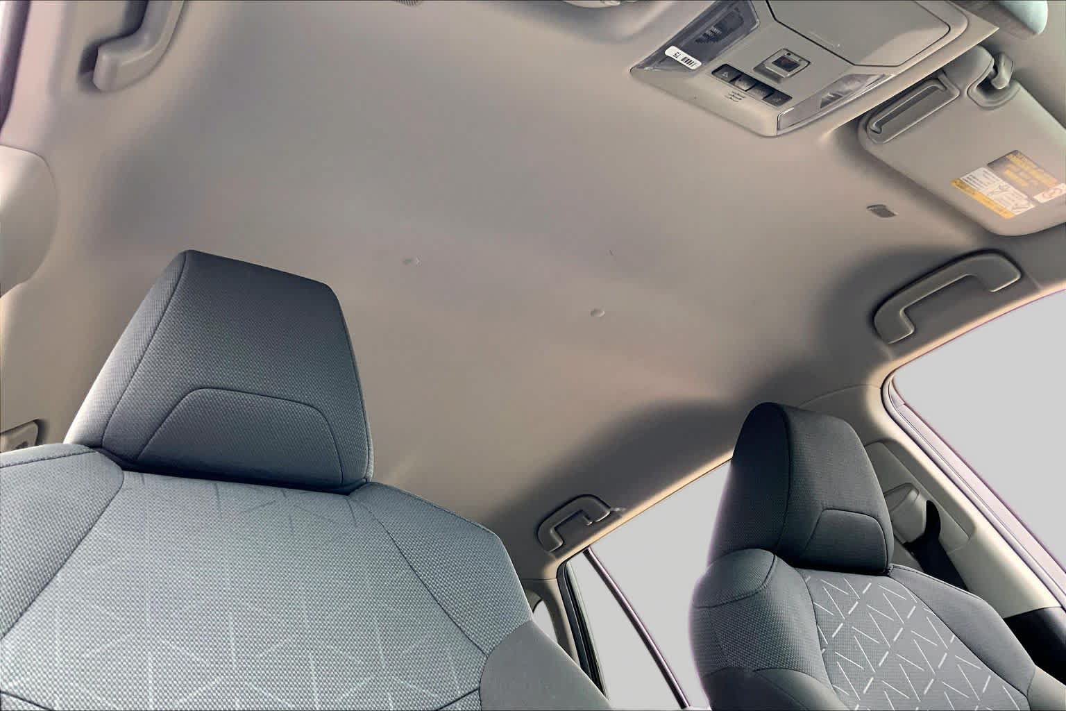 Used 2024 Toyota RAV4 XLE FWD image 13