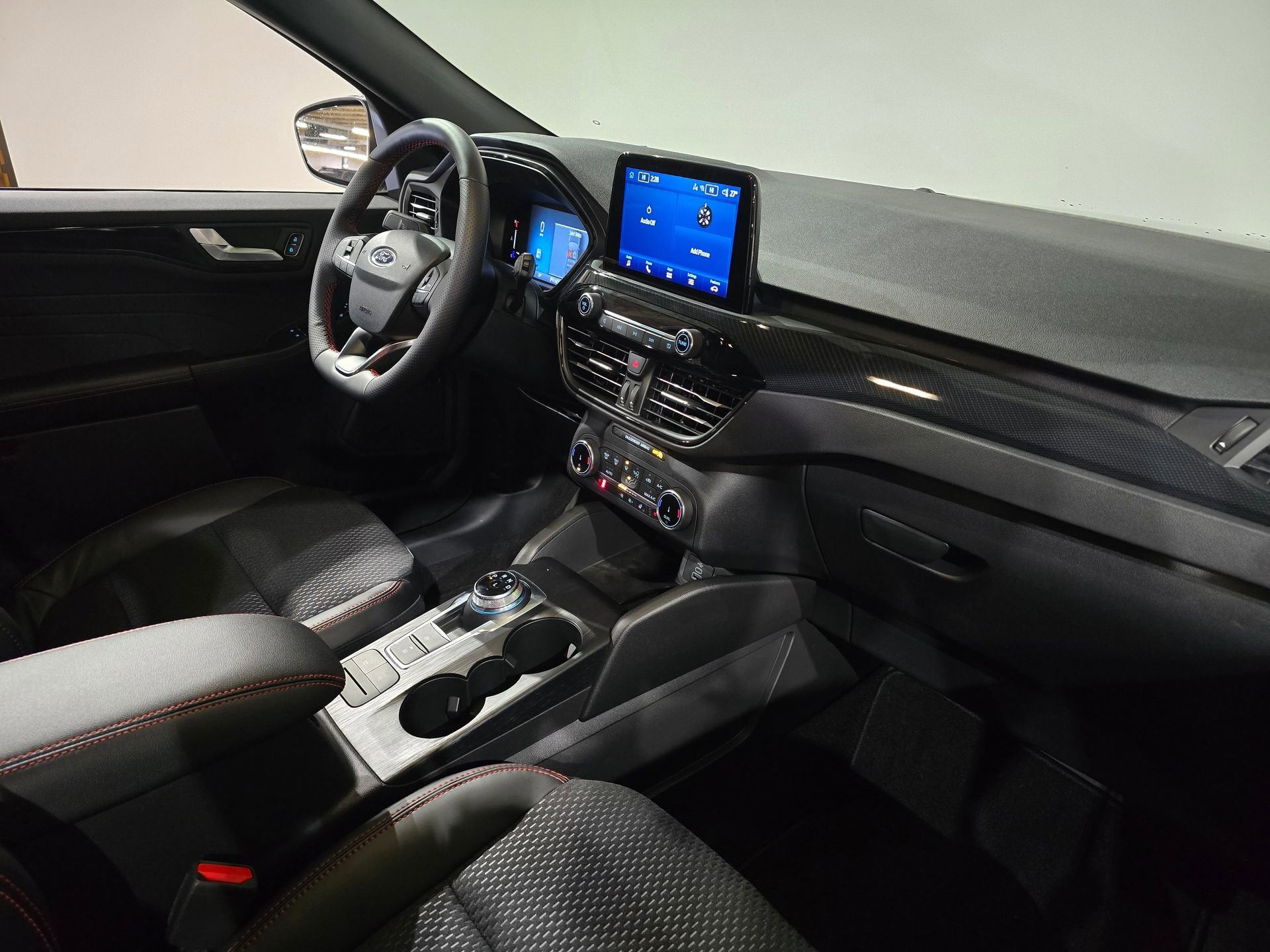 New 2025 Ford Escape ST-Line w/ Tech Pack #1 AWD/4WD image 43