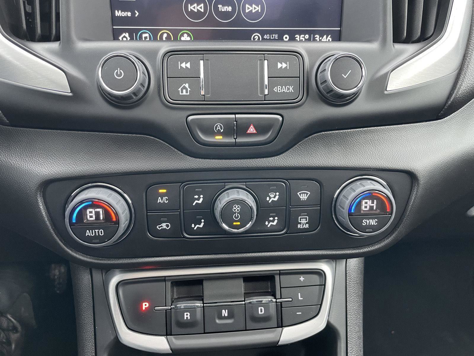 Used 2022 GMC Terrain SLT image 29