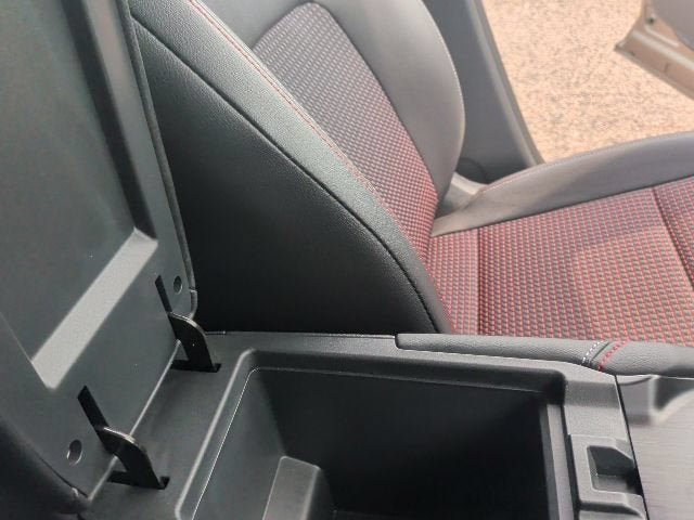 Used 2025 Nissan Kicks SR w/ SR Premium Package FWD image 21