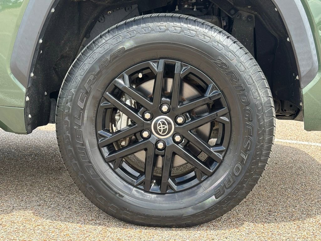 Used 2022 Toyota Tundra SR5 w/ SR5 Convenience Package image 8