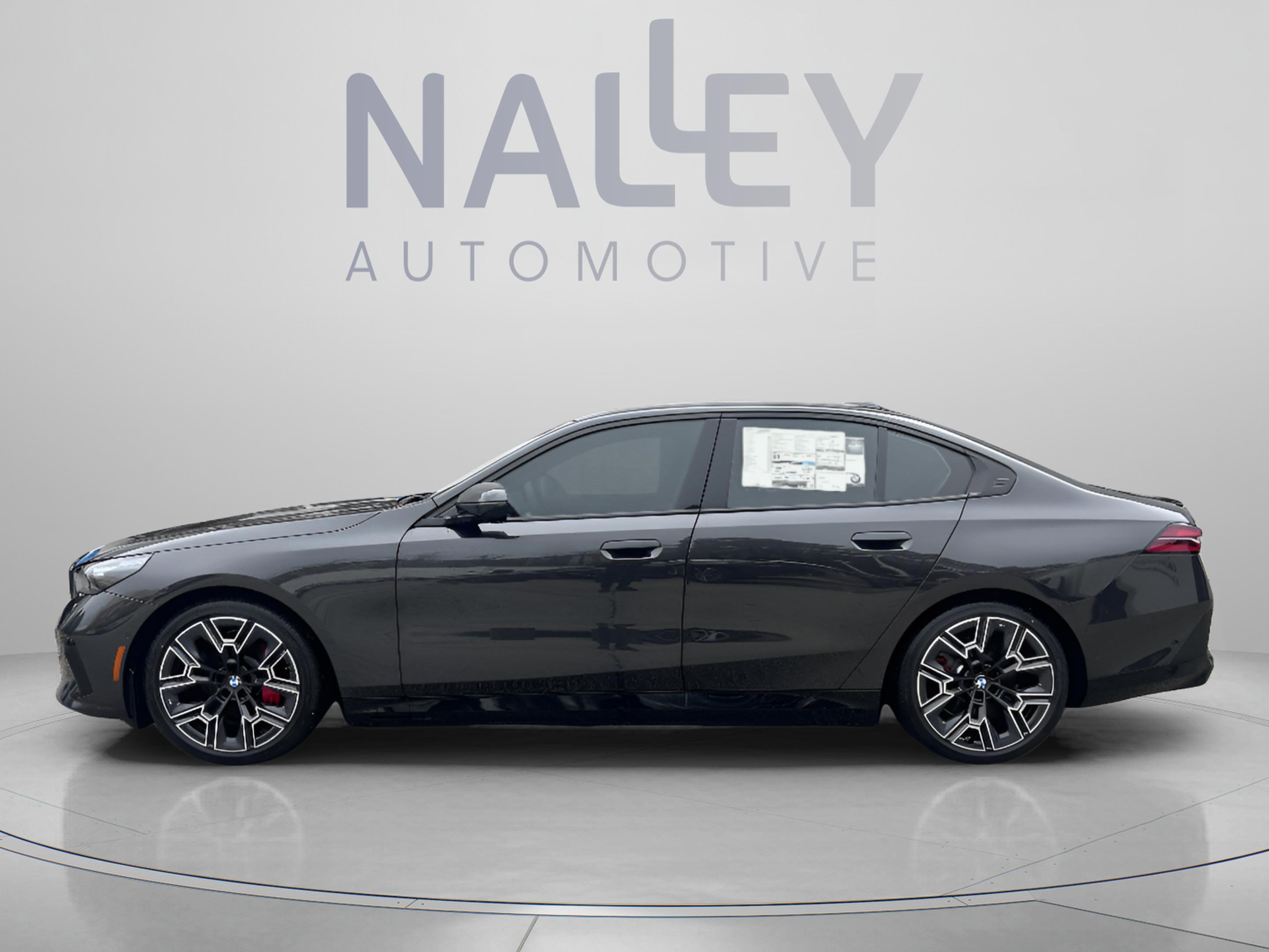 Used 2026 BMW i5 eDrive40 w/ M Sport Package RWD image 3