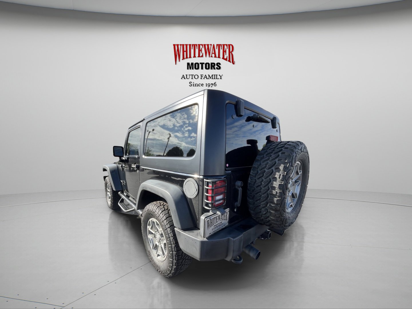 Used 2016 Jeep Wrangler Rubicon w/ Power Convenience Group AWD/4WD image 4
