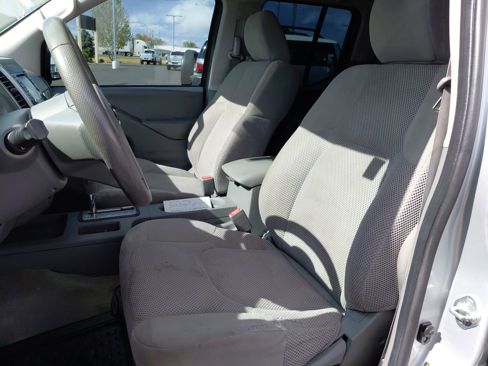 Used 2018 Nissan Frontier SV image 17