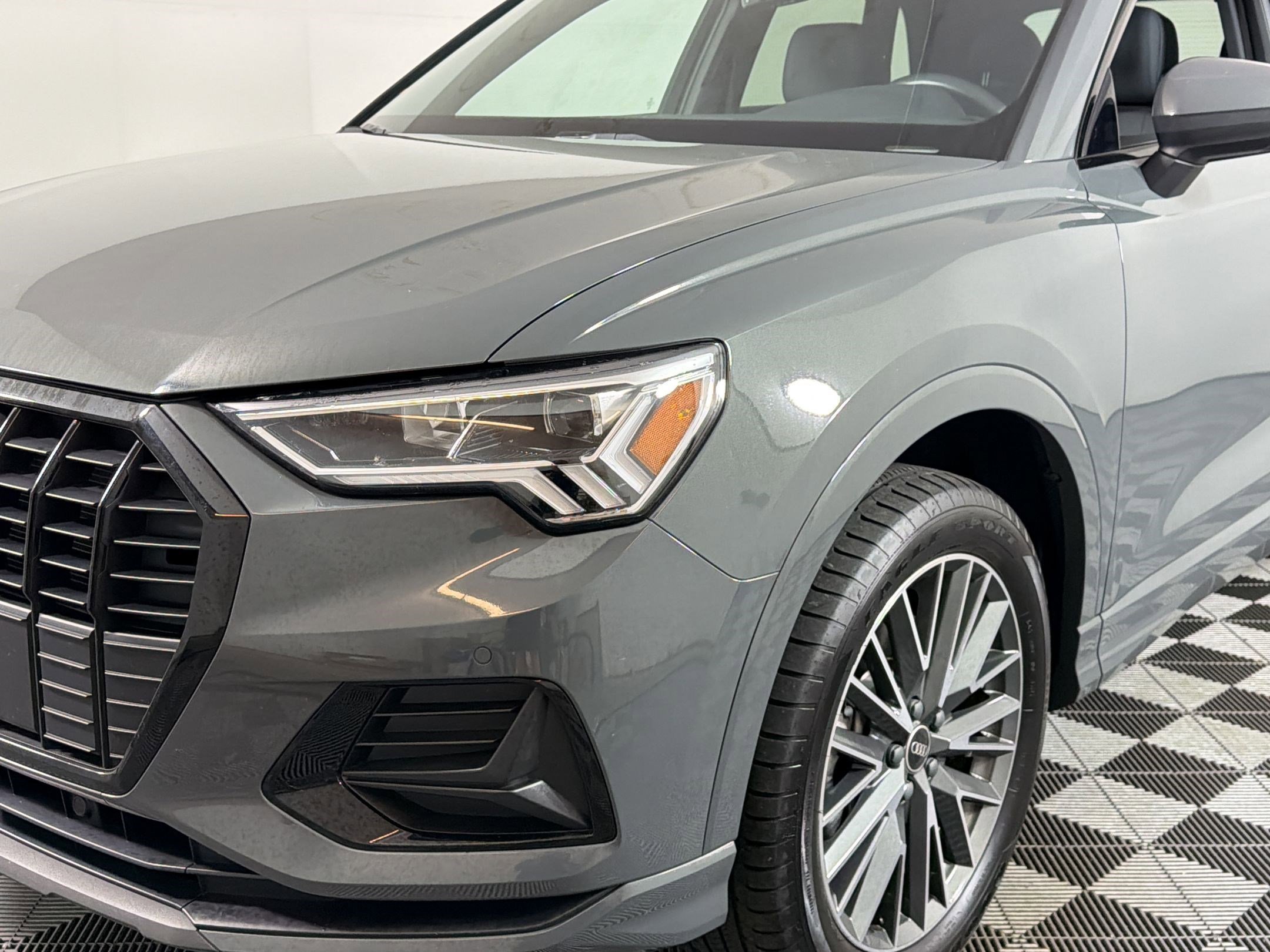 Used 2024 Audi Q3 2.0T Premium Plus w/ Premium Plus Package image 10