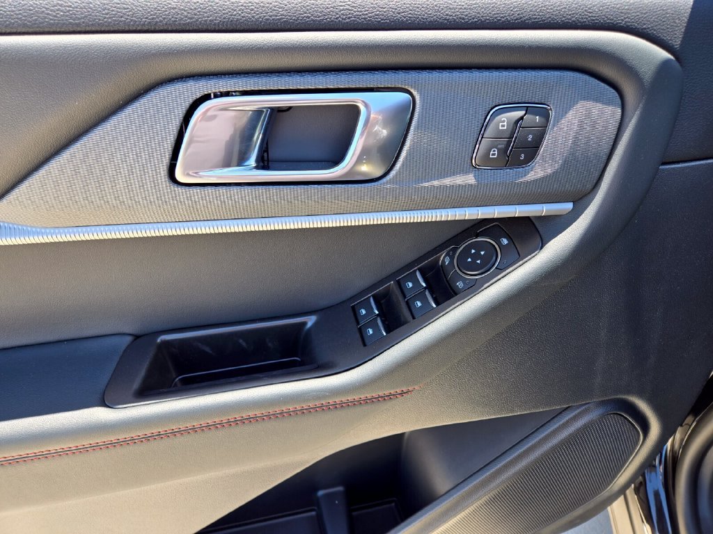 New 2026 Ford Explorer ST-Line w/ ST-Line Street Pack RWD image 7