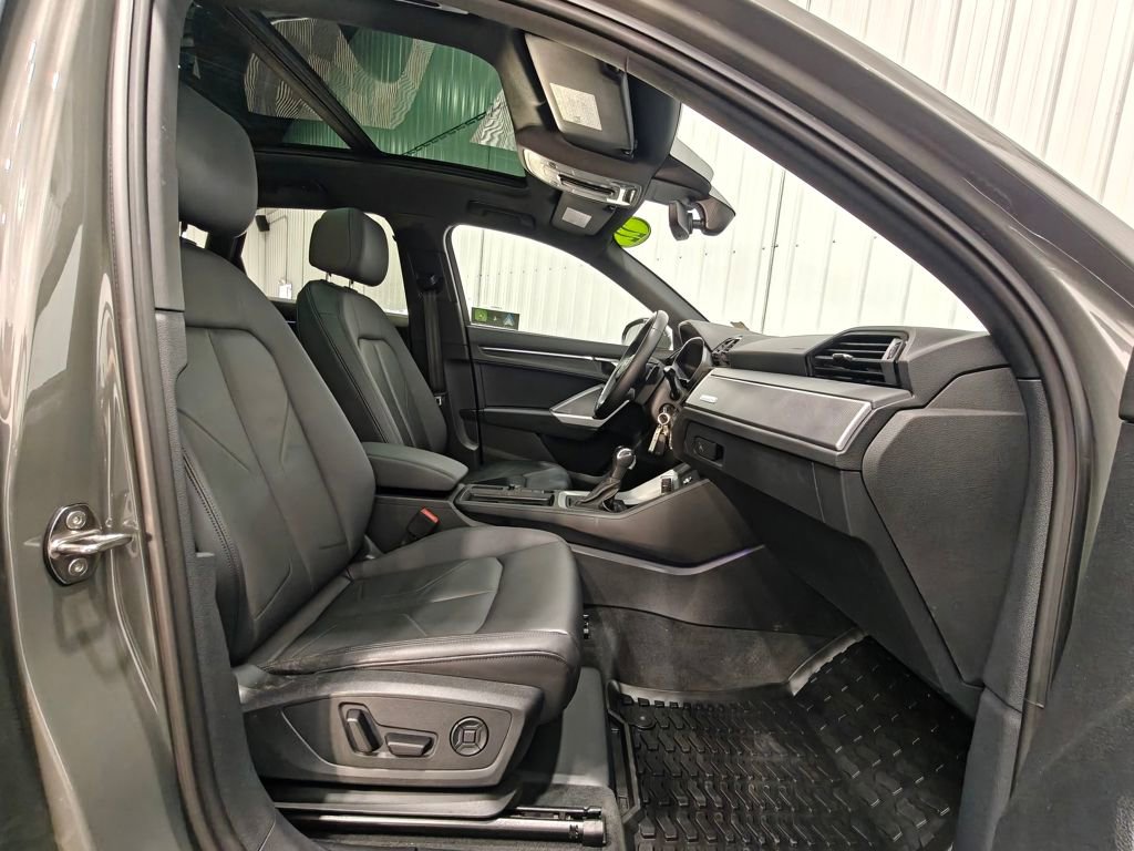 Used 2022 Audi Q3 2.0T Premium Plus AWD/4WD image 23