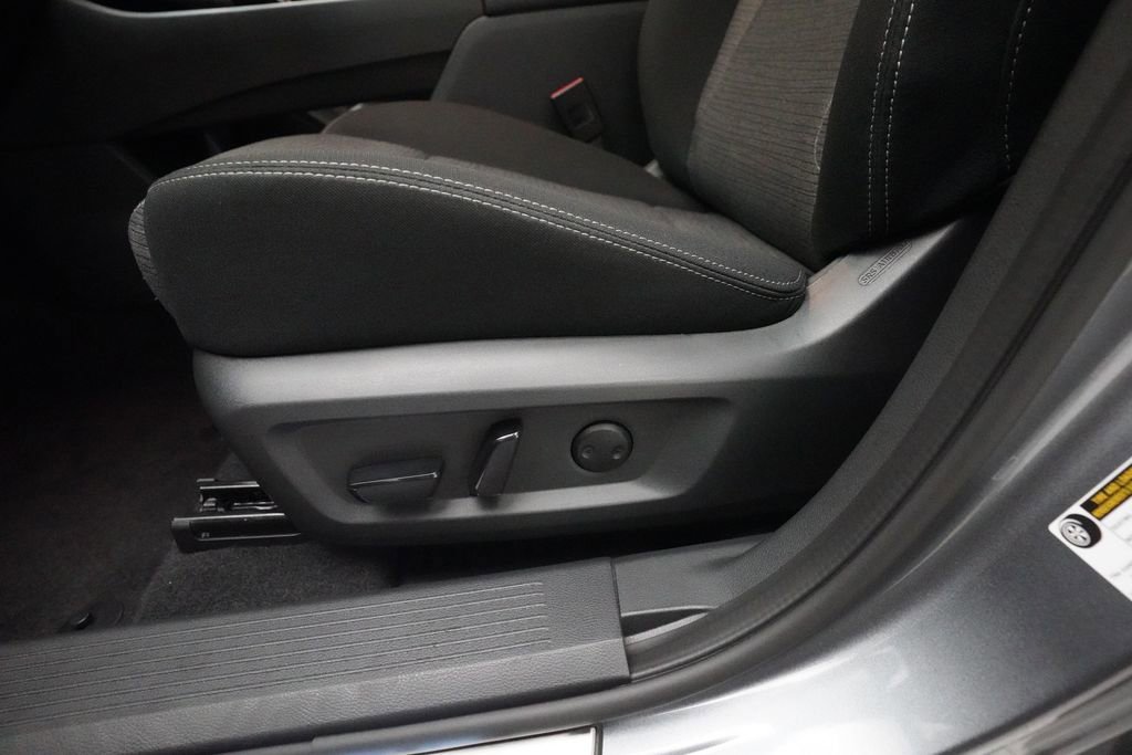 Certified 2023 Nissan Rogue SV image 28