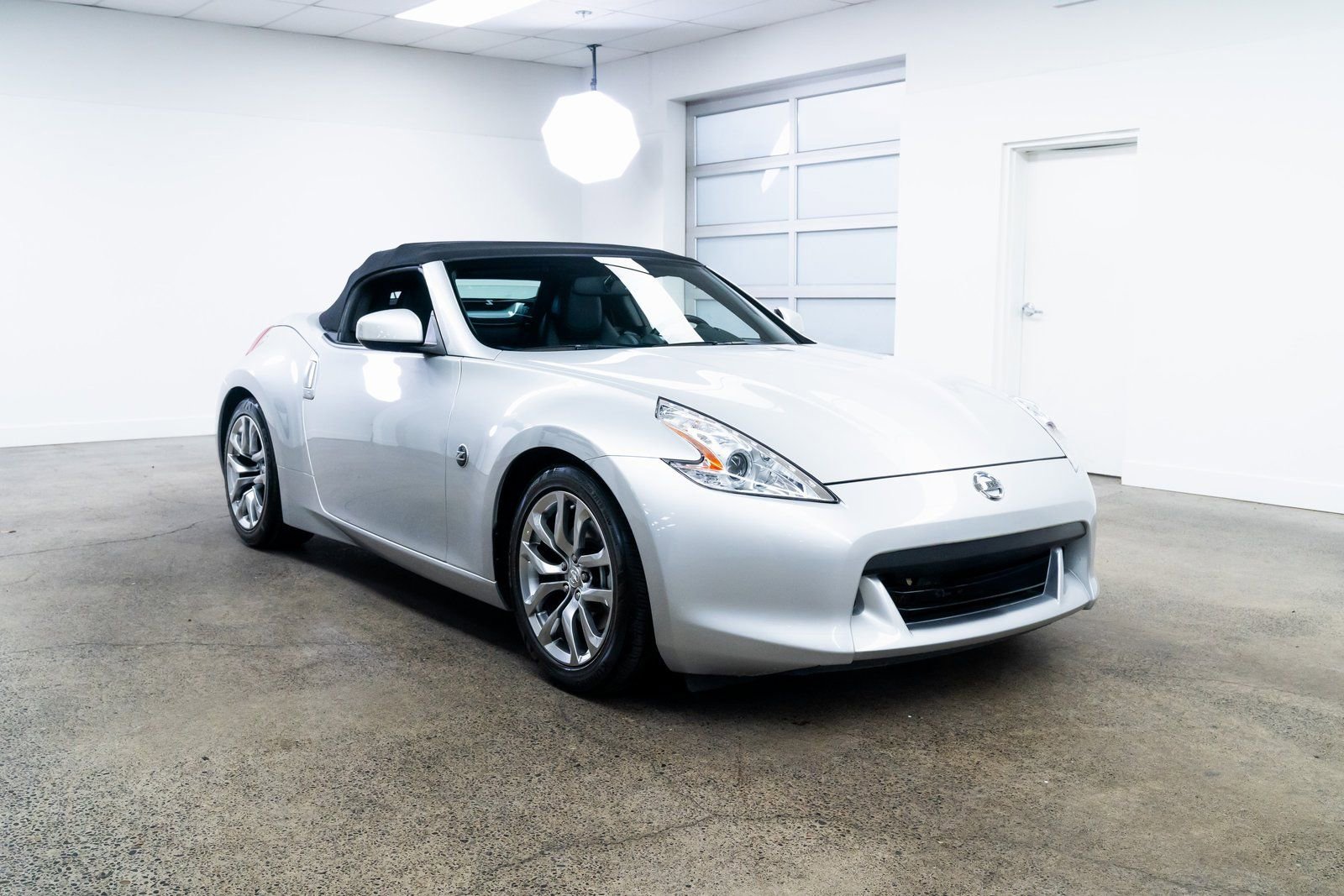 Used 2011 Nissan 370Z Touring image 23