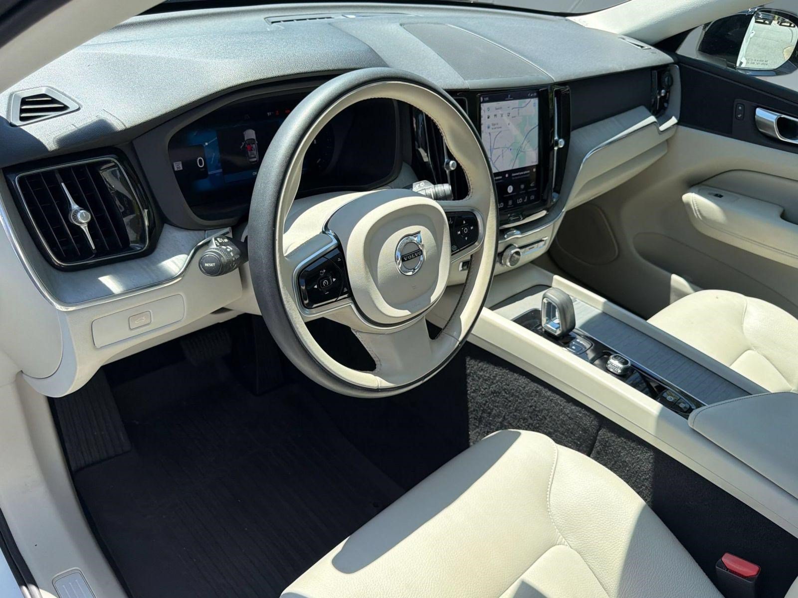 Certified 2024 Volvo XC60 B5 Plus w/ Protection Package Premier AWD/4WD image 4