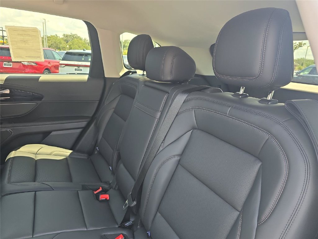 New 2026 Lincoln Nautilus Premier AWD/4WD image 11
