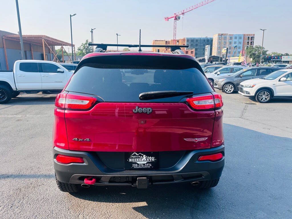 Used 2017 Jeep Cherokee Trailhawk AWD/4WD image 6