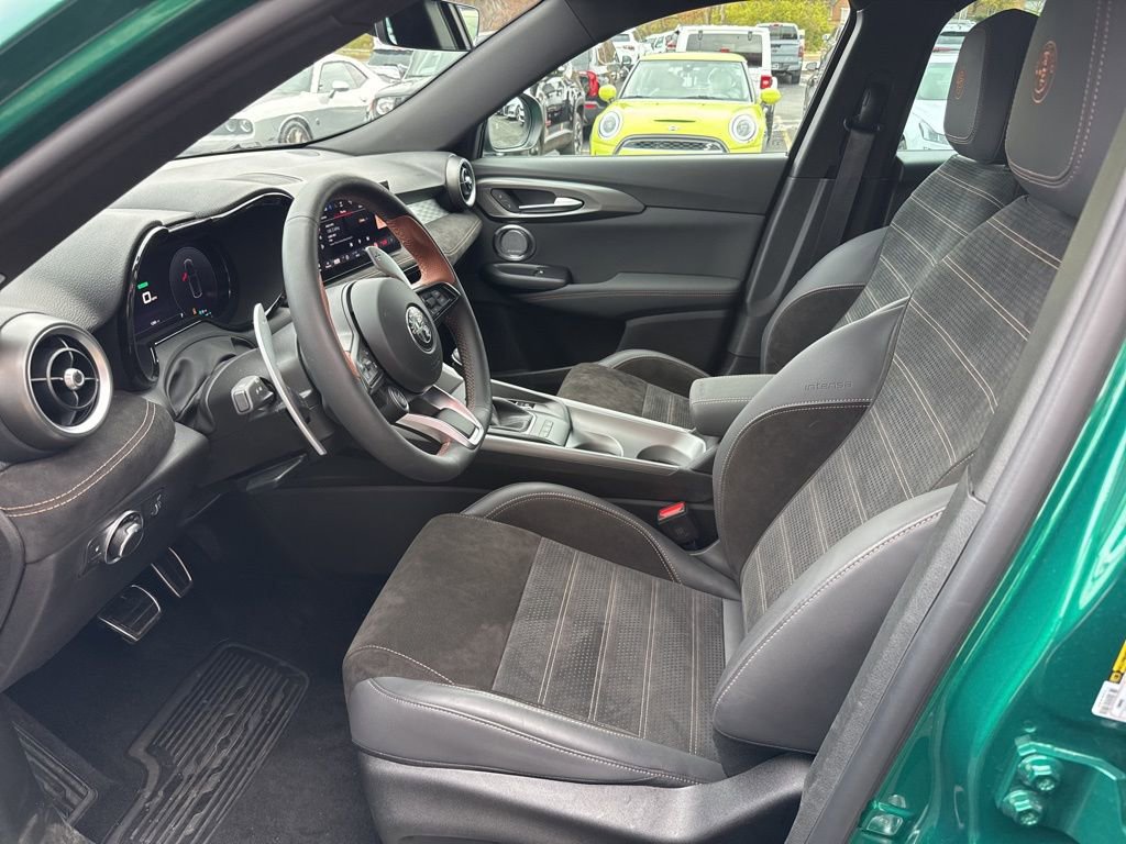 New 2025 Alfa Romeo Tonale Intensa image 11