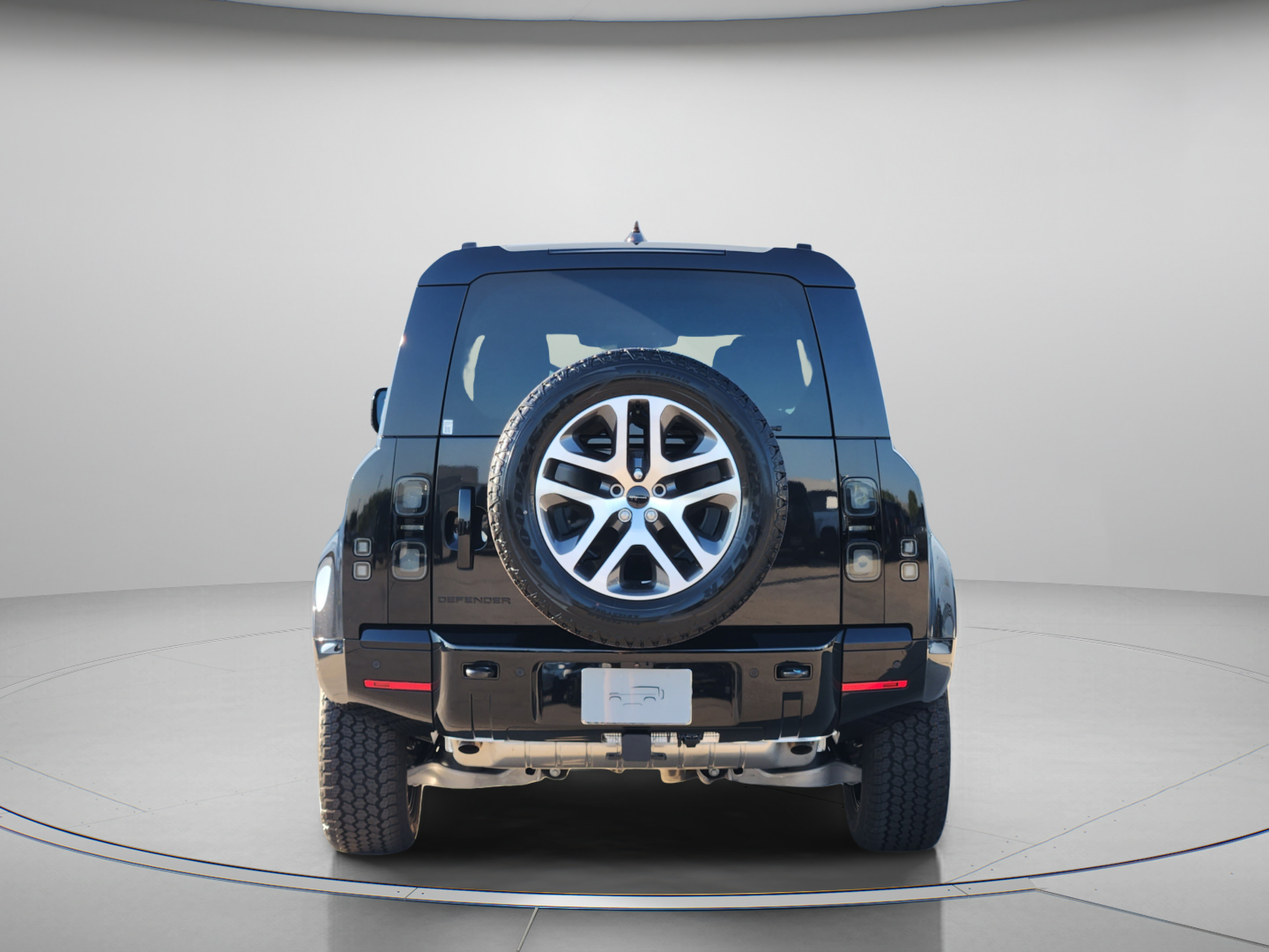 New 2026 Land Rover Defender 110 X-Dynamic SE AWD/4WD image 4
